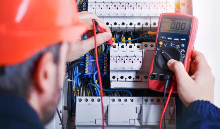 Comment choisir un électricien qualifié et fiable à Villate